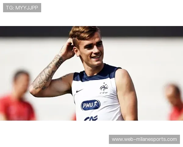 美国足球明星比兹利：从绿茵场到足坛传奇的成长之路